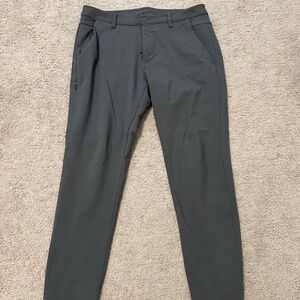 Men’s BYLT Skinny Joggers sized 35